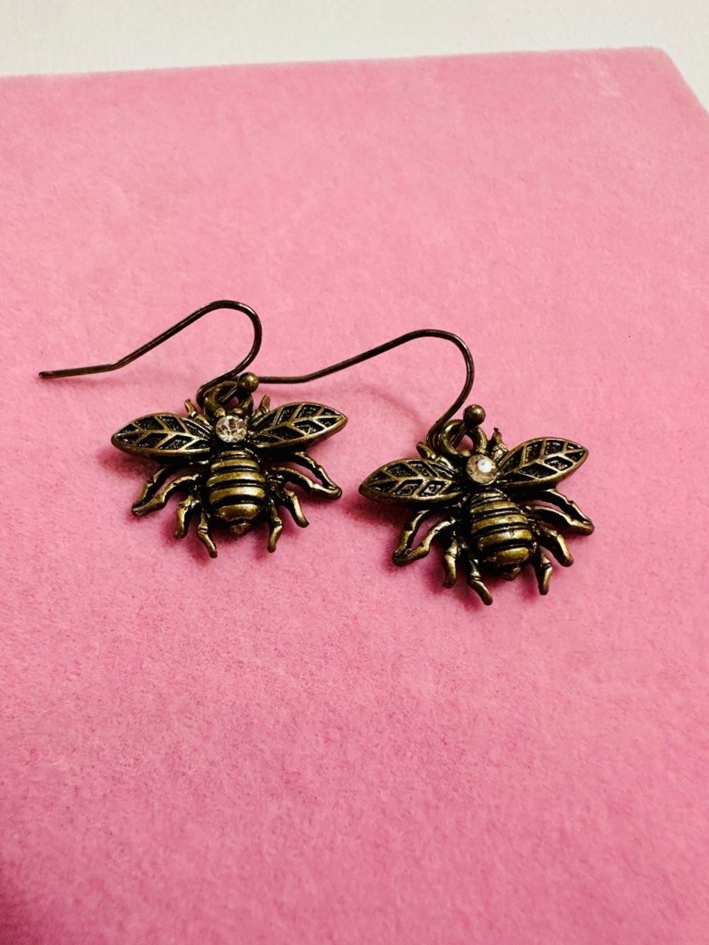 Vintage Style Bee Earrings - Picture 3 of 4